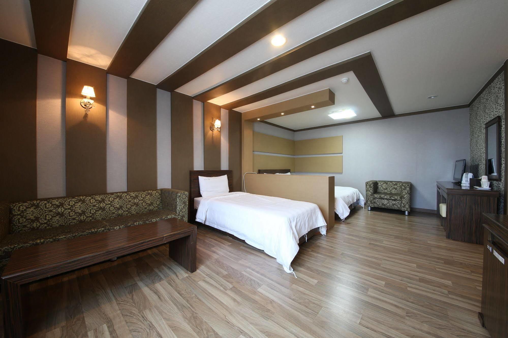 Yes Motel Gunsan-si Exterior photo