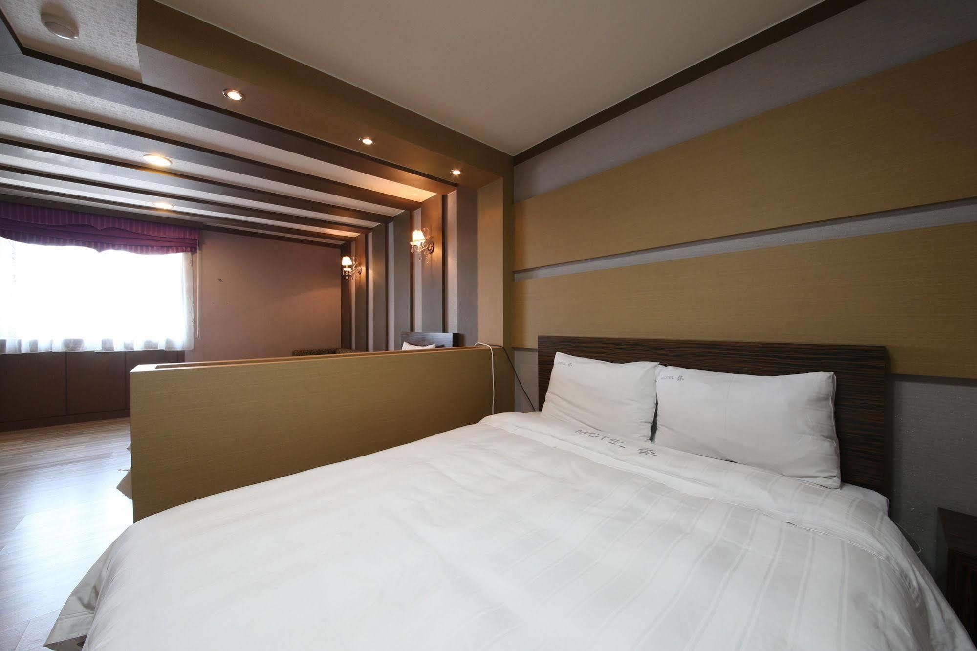 Yes Motel Gunsan-si Exterior photo