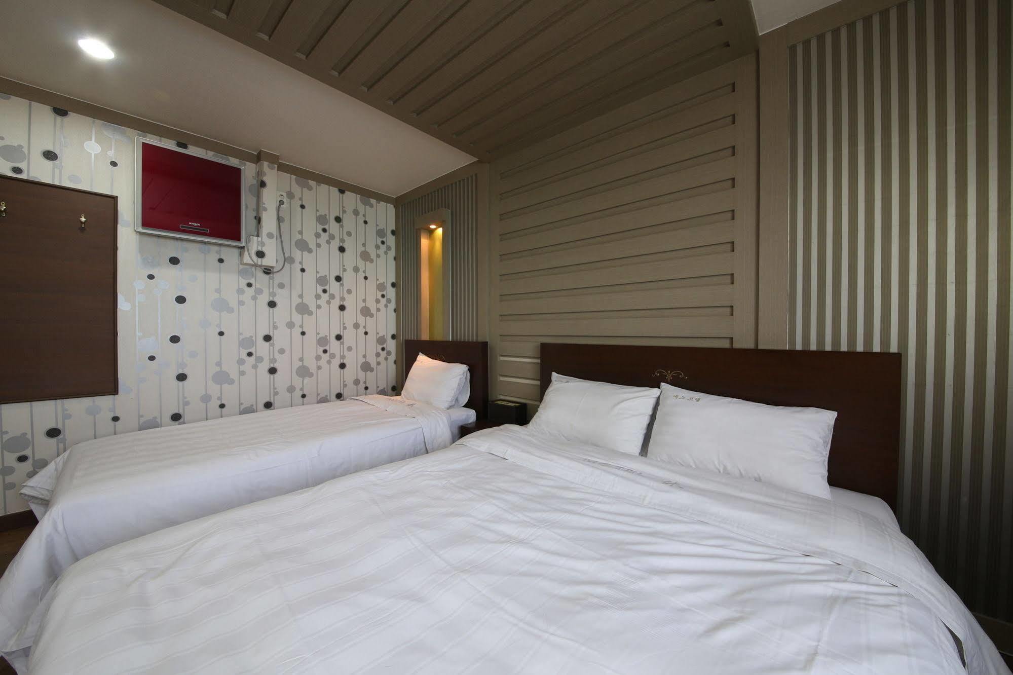 Yes Motel Gunsan-si Exterior photo