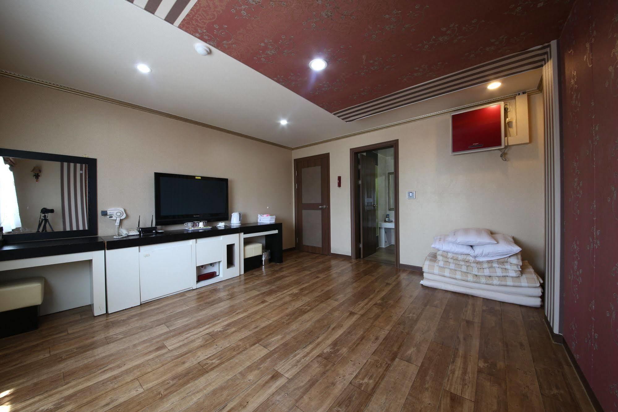 Yes Motel Gunsan-si Exterior photo