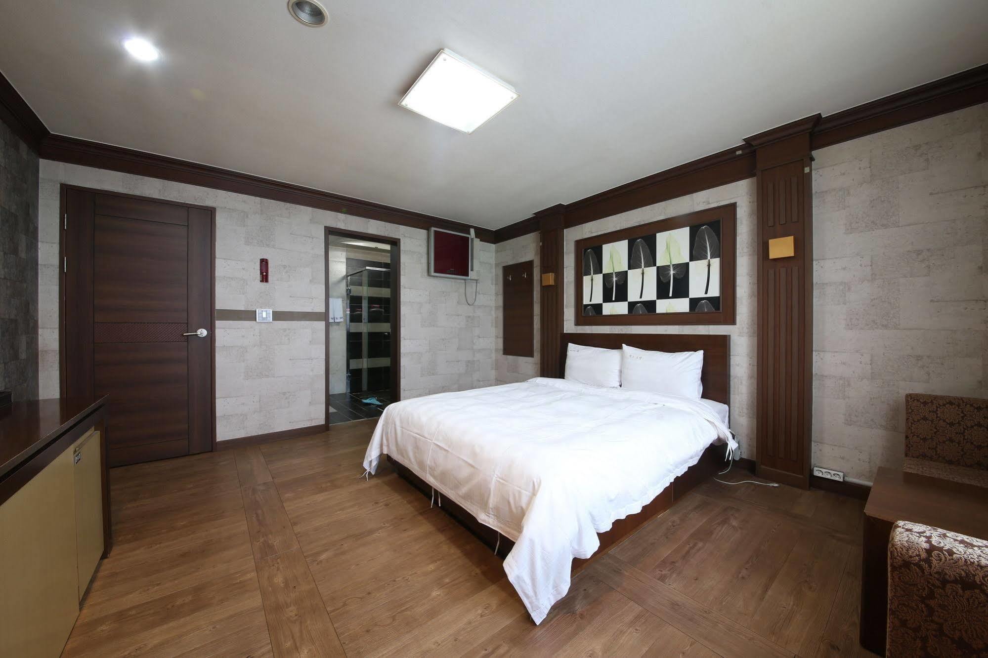 Yes Motel Gunsan-si Exterior photo