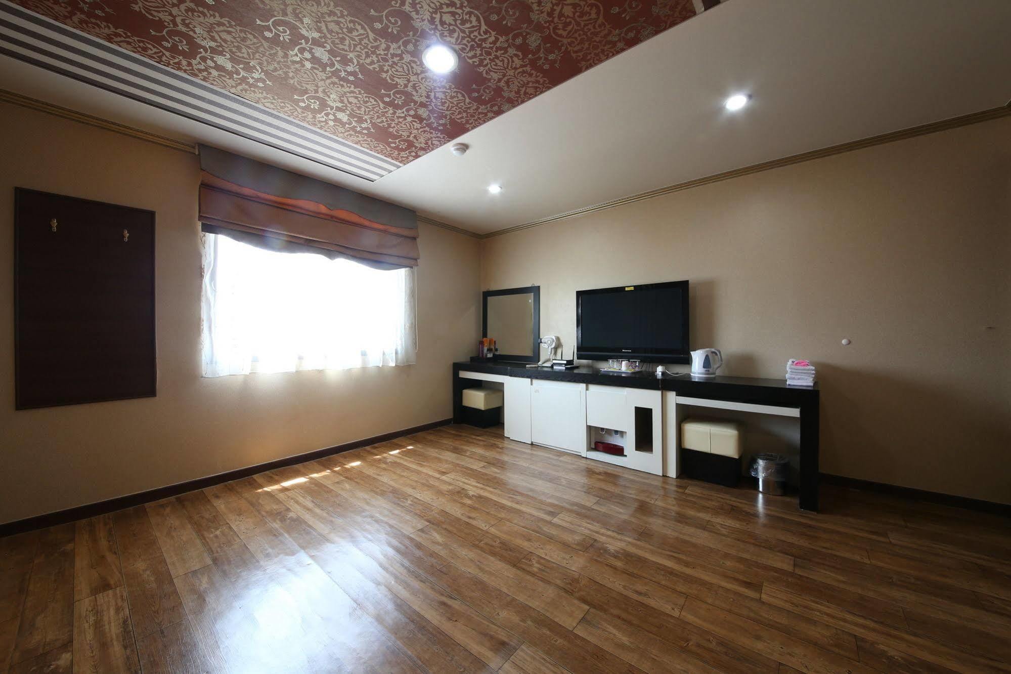 Yes Motel Gunsan-si Exterior photo
