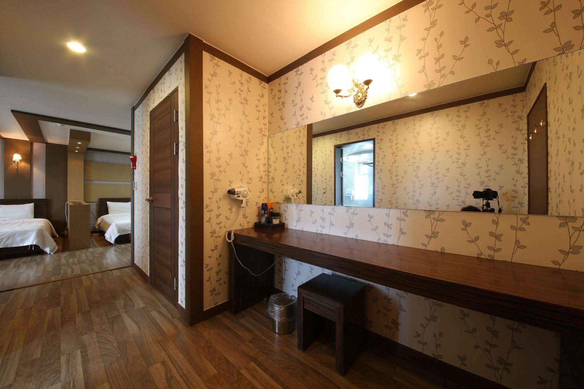 Yes Motel Gunsan-si Exterior photo